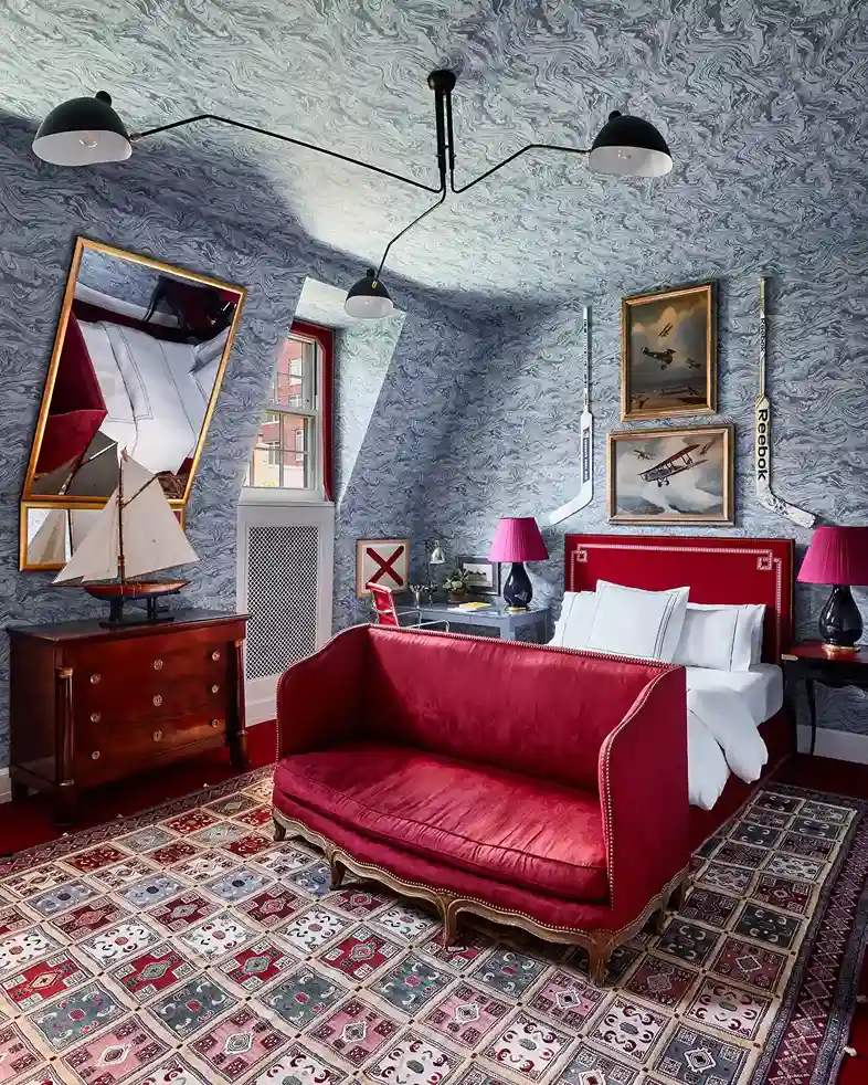 Statement with Paint slanted bed