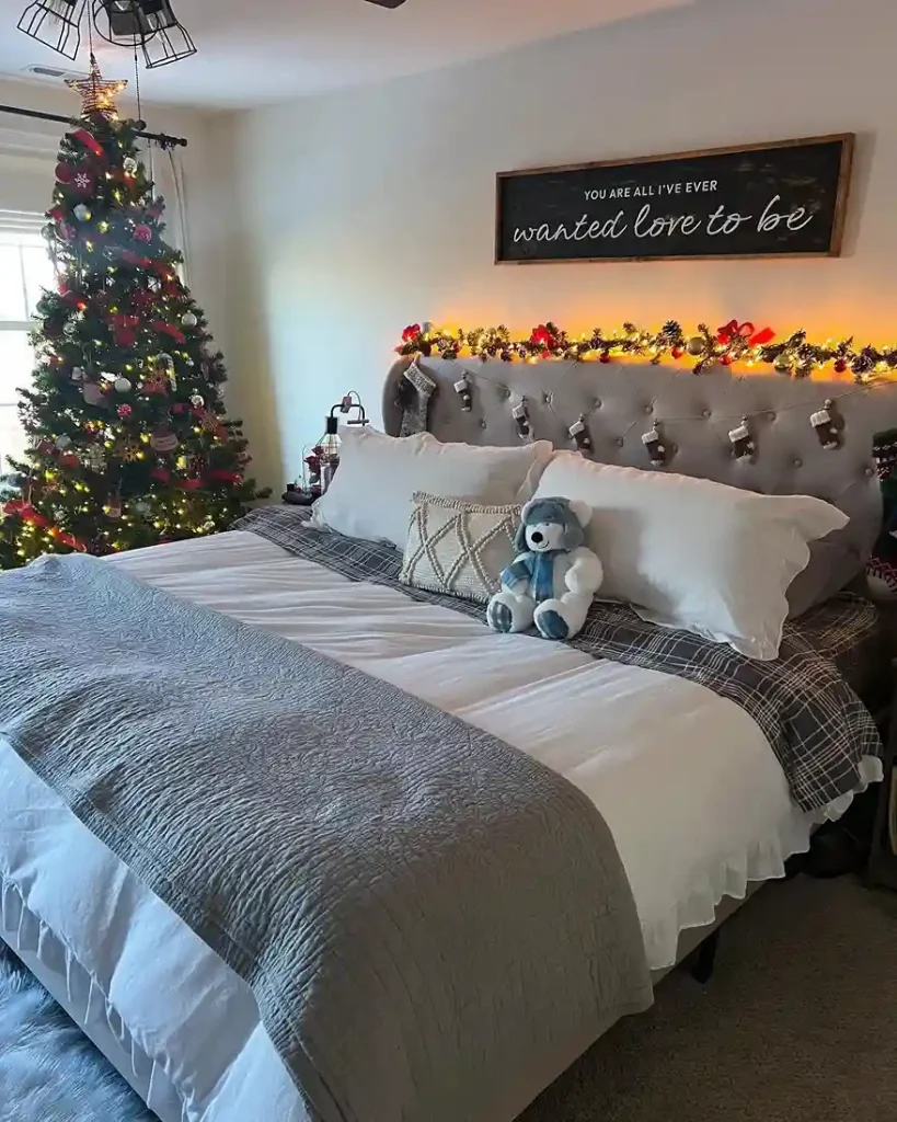 Christmas Bedroom Ideas String Lights as a Wall Accent