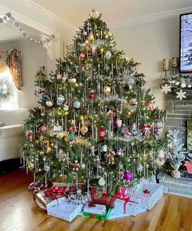 Vintage Christmas Tree Light Placement Tips