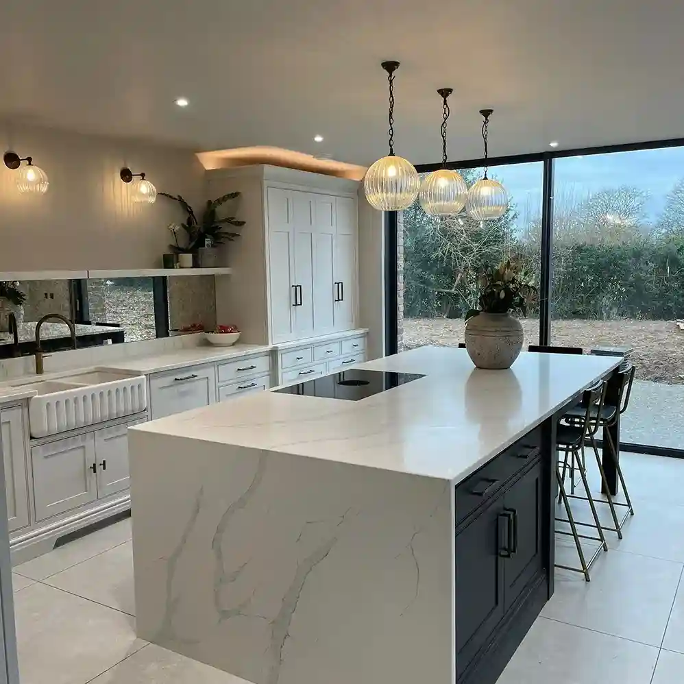 white Kitchen Cabinet