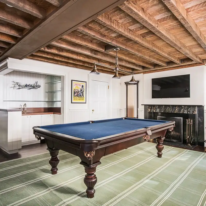 Reclaimed Wood Look with Pallets